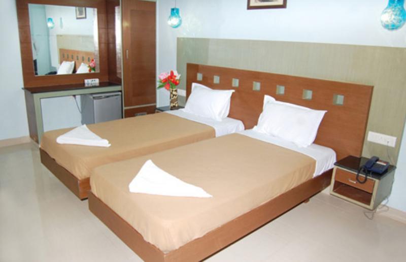 Отель Balaji Grand Какинада Номер фото
