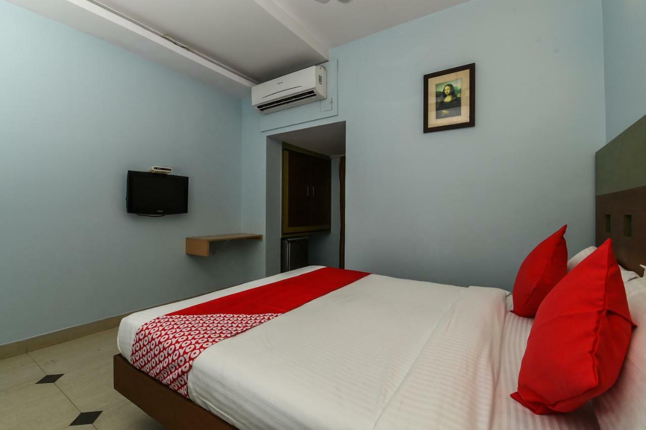 Отель Balaji Grand Какинада Экстерьер фото