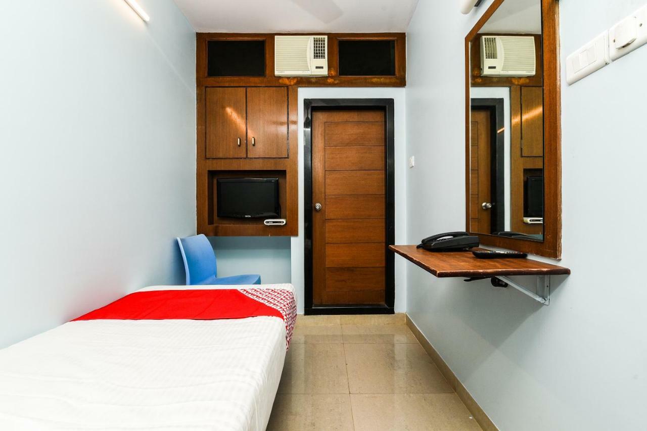 Отель Balaji Grand Какинада Экстерьер фото