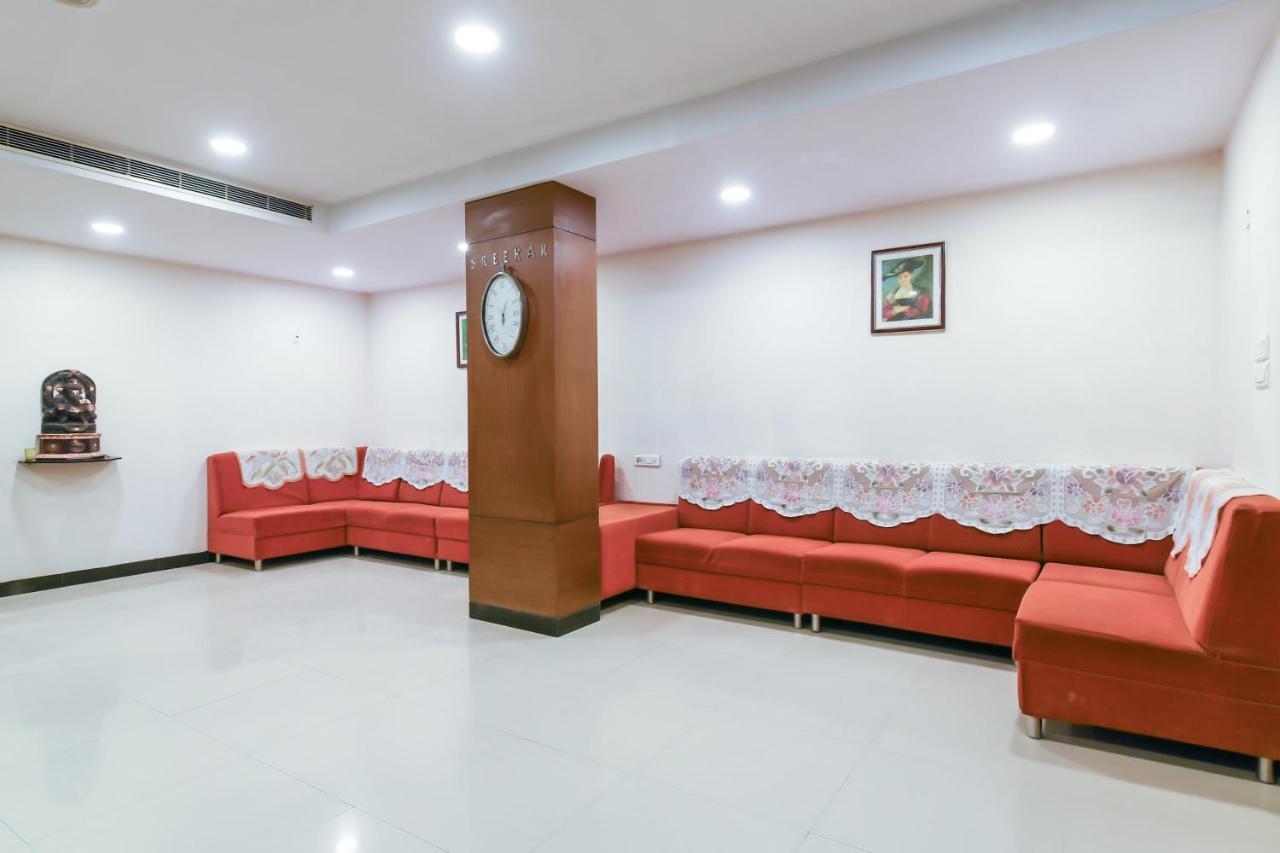 Отель Balaji Grand Какинада Экстерьер фото