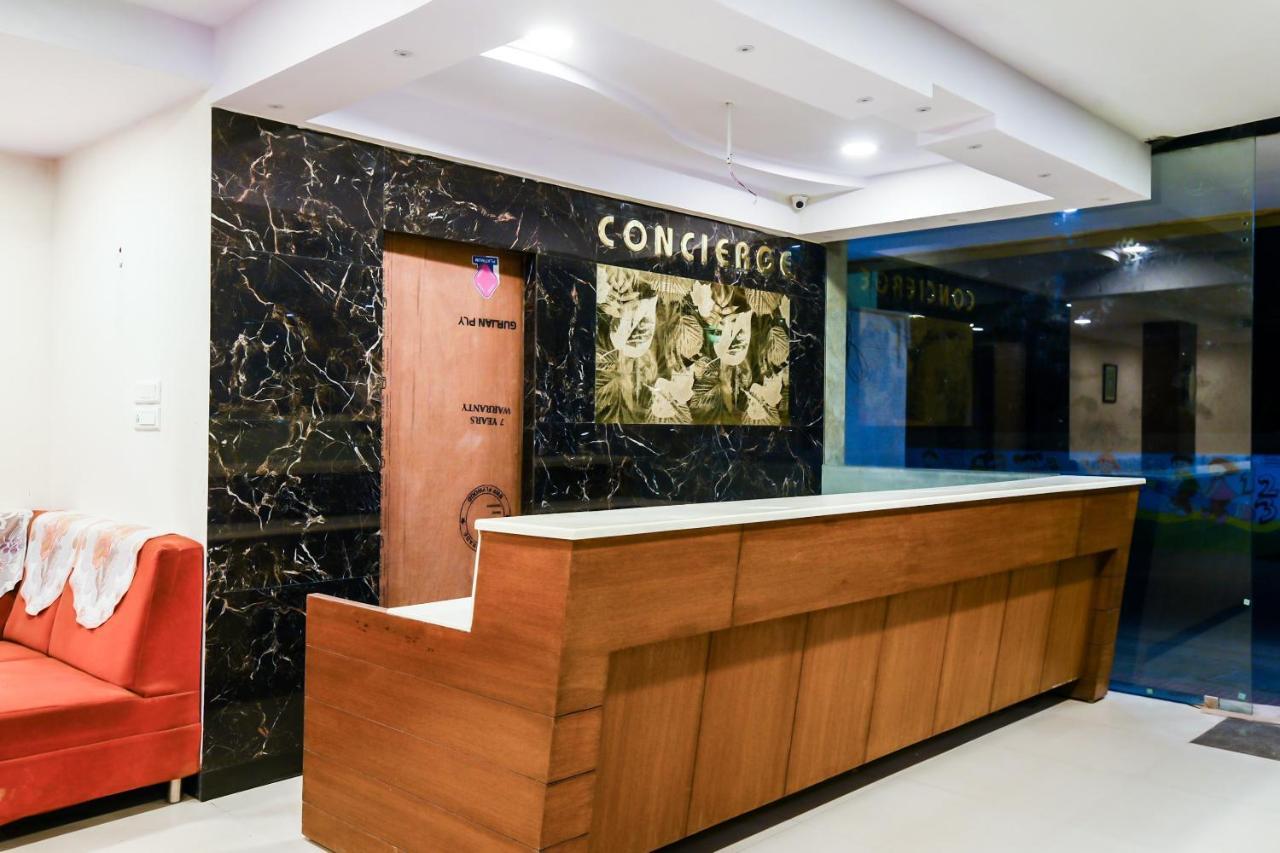 Отель Balaji Grand Какинада Экстерьер фото